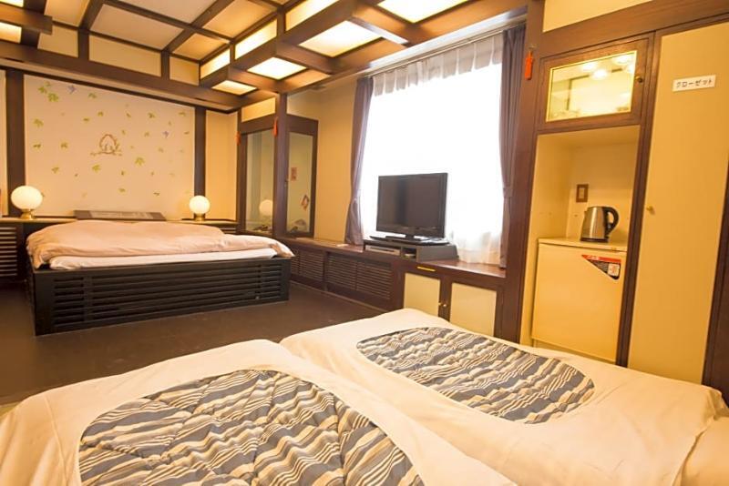Hotel Candy Hall (adults Only)